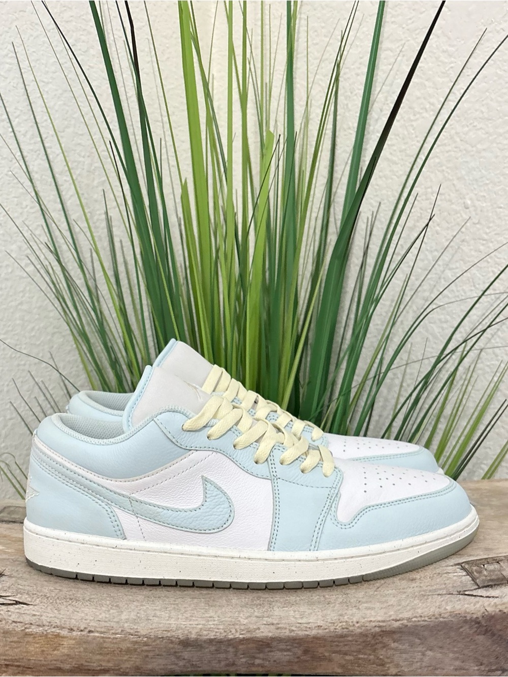 Jordan 1 Low SE Glacier Blue Summit White Sneakers